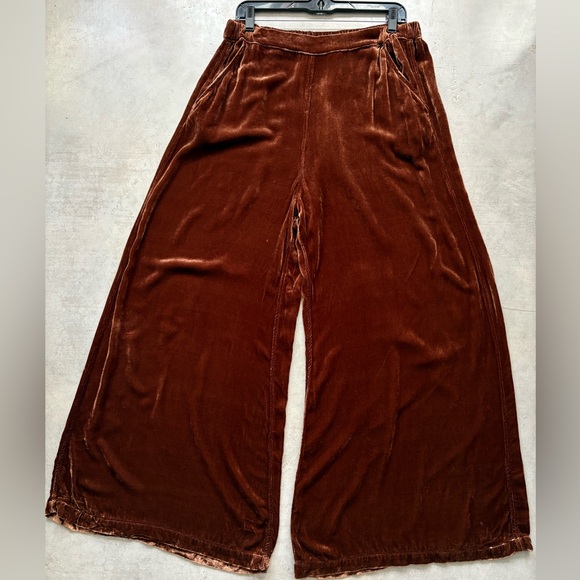 CP Shades Wendy Velvet Pants - Picture 5 of 16